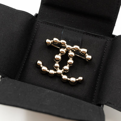 CC Metal Pearls Brooch