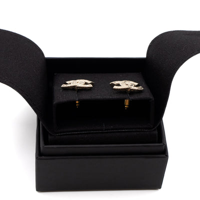 CC Lace Engraved Earrings Light Gold
