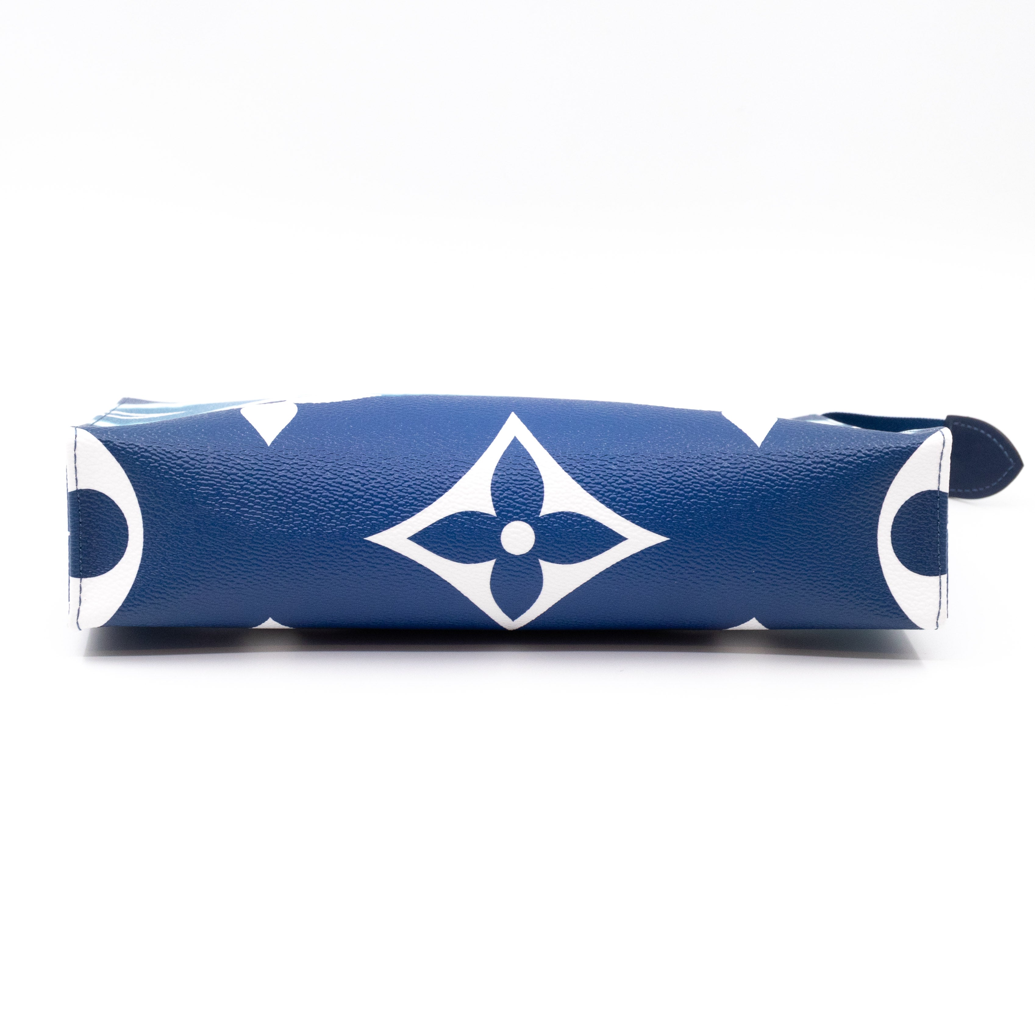 Toiletry Pouch 26 LV Escale