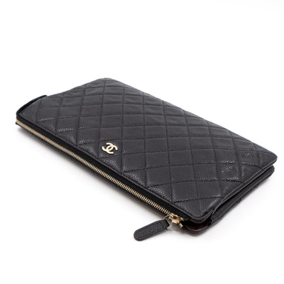 Medium Classic Zip Pouch Black Caviar